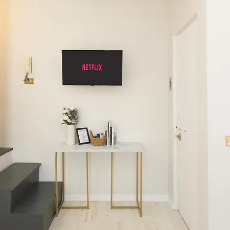 Tiny Studio Piazza Del Popolo 招待所 *