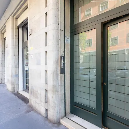 Tiny Studio Piazza Del Popolo * רומא