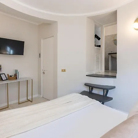 בית הארחה Tiny Studio Piazza Del Popolo רומא