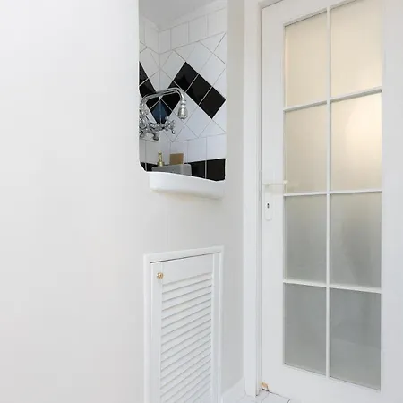 בית הארחה Tiny Studio Piazza Del Popolo