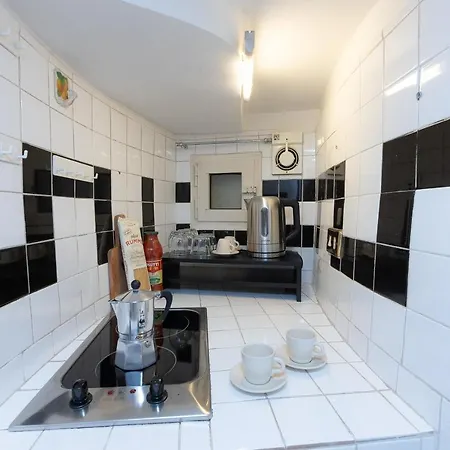 בית הארחה Tiny Studio Piazza Del Popolo *